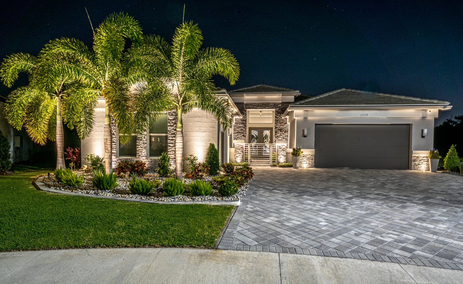 Valencia Trails landscape lighting 1