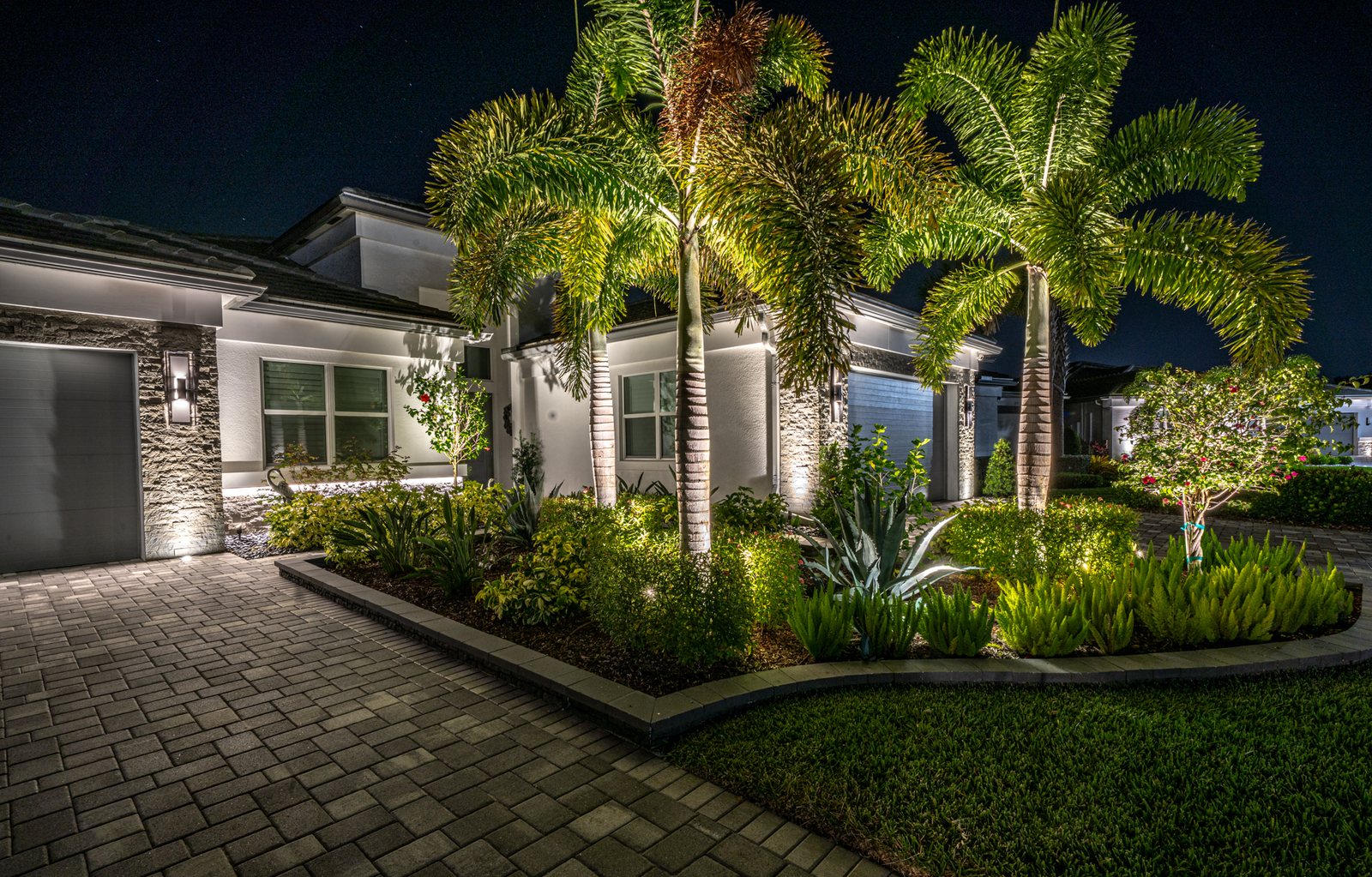 Valencia Trails landscape lighting 9